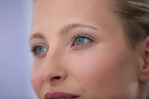 promo woman cosmetic surgery